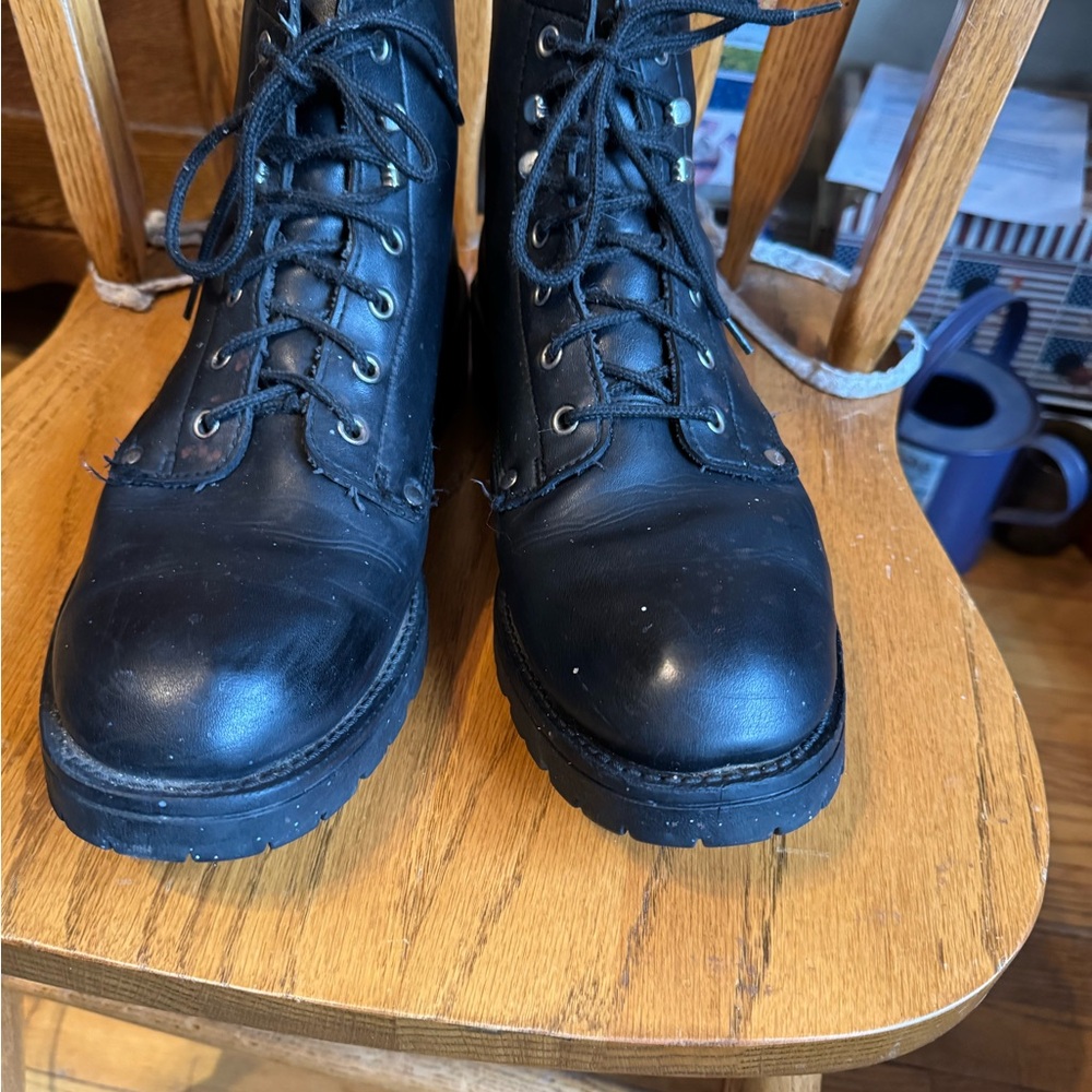 Men's Black Leather Lace-Up Boots